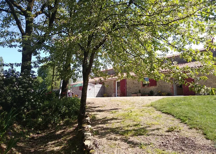 Les Trois Geais Les Épesses